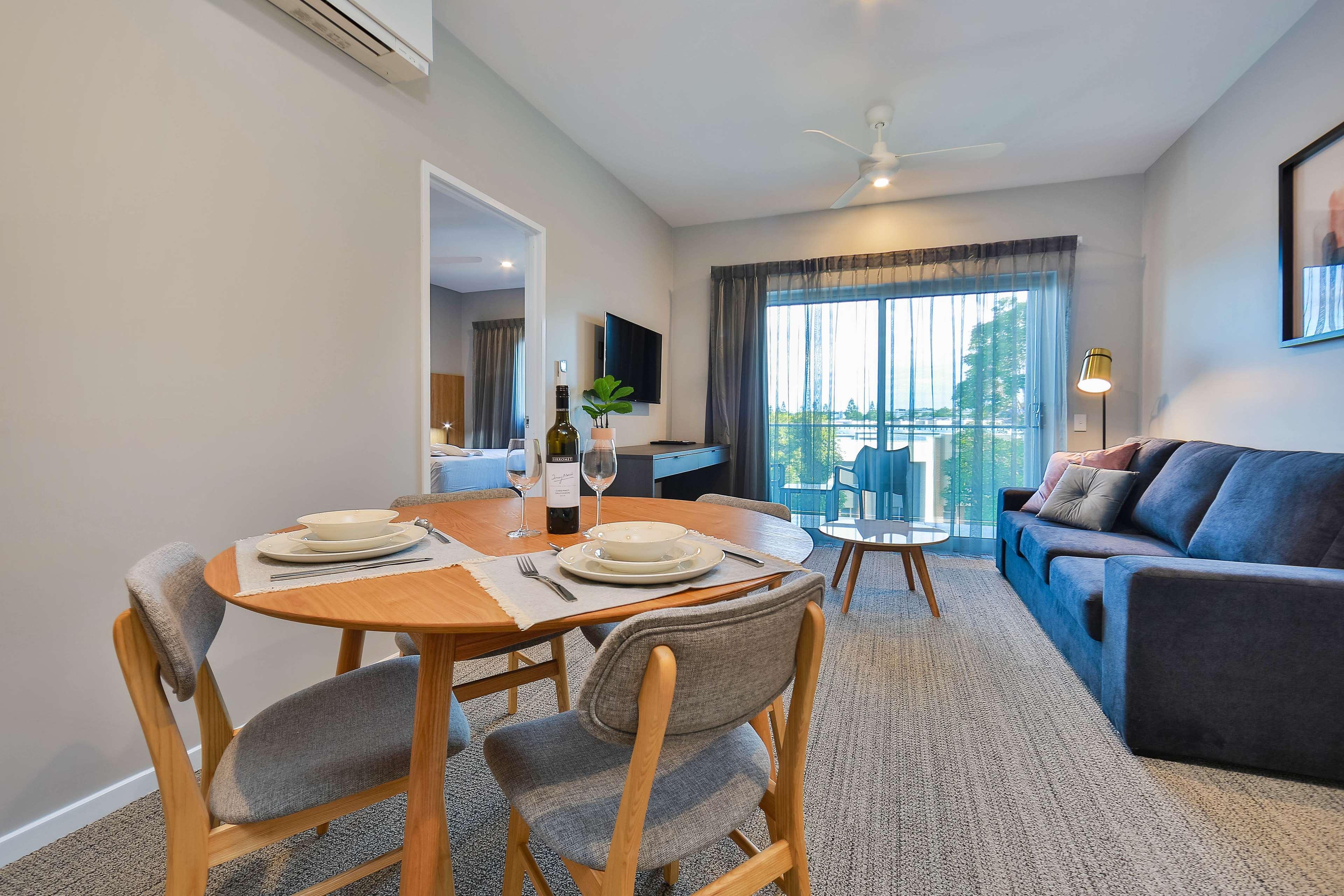 Best Western Plus North Lakes Hotel Exterior photo