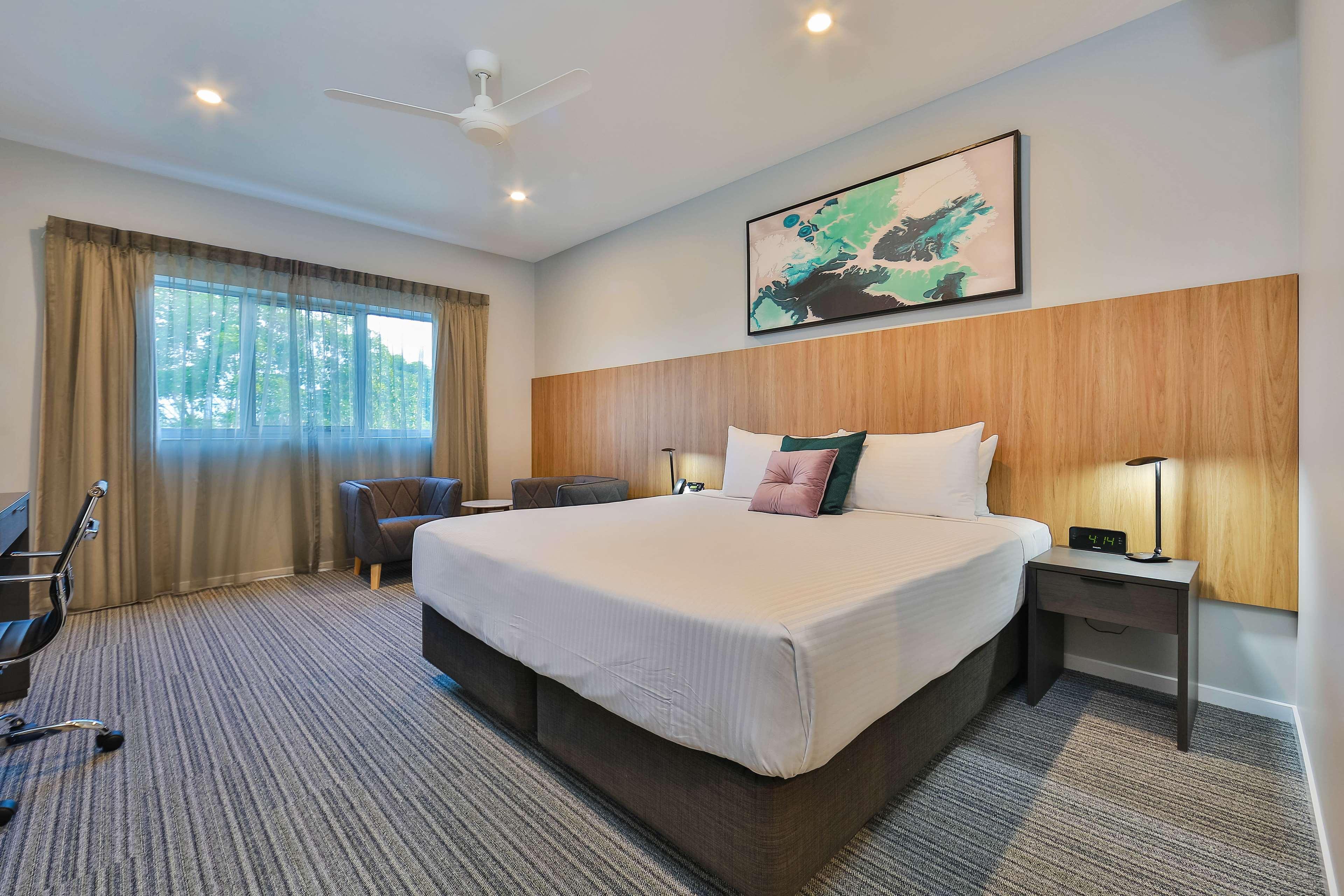 Best Western Plus North Lakes Hotel Exterior photo