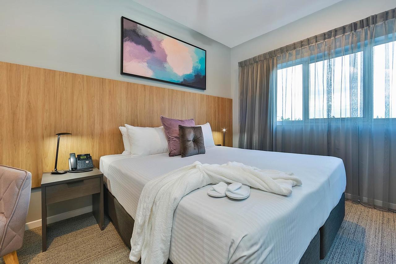 Best Western Plus North Lakes Hotel Exterior photo